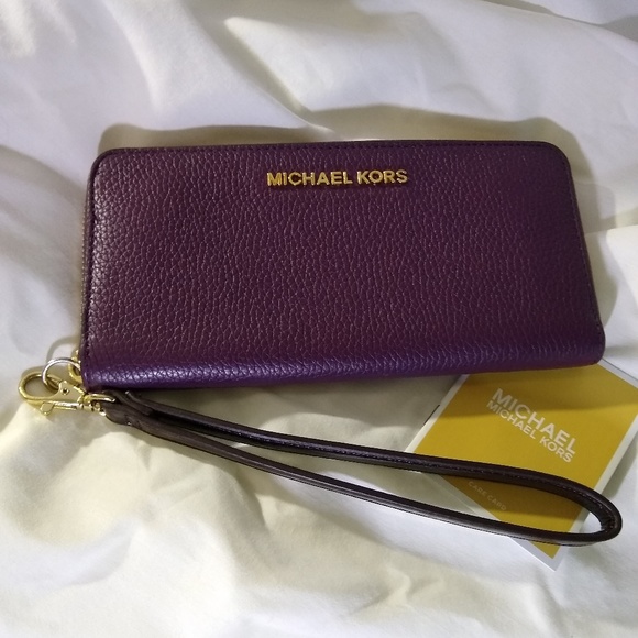 Michael Kors Handbags - Michael Kors Wallet